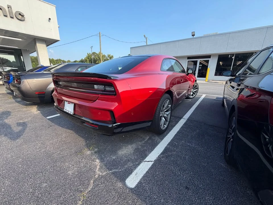 2024 Dodge Charger 8th Gen - Image 4 of 7