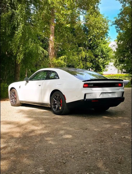 2024 Dodge Charger 8th Gen - Image 9 of 9