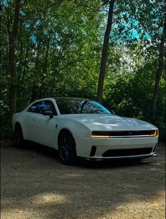 2024 Dodge Charger 8th Gen - Image 8 of 9