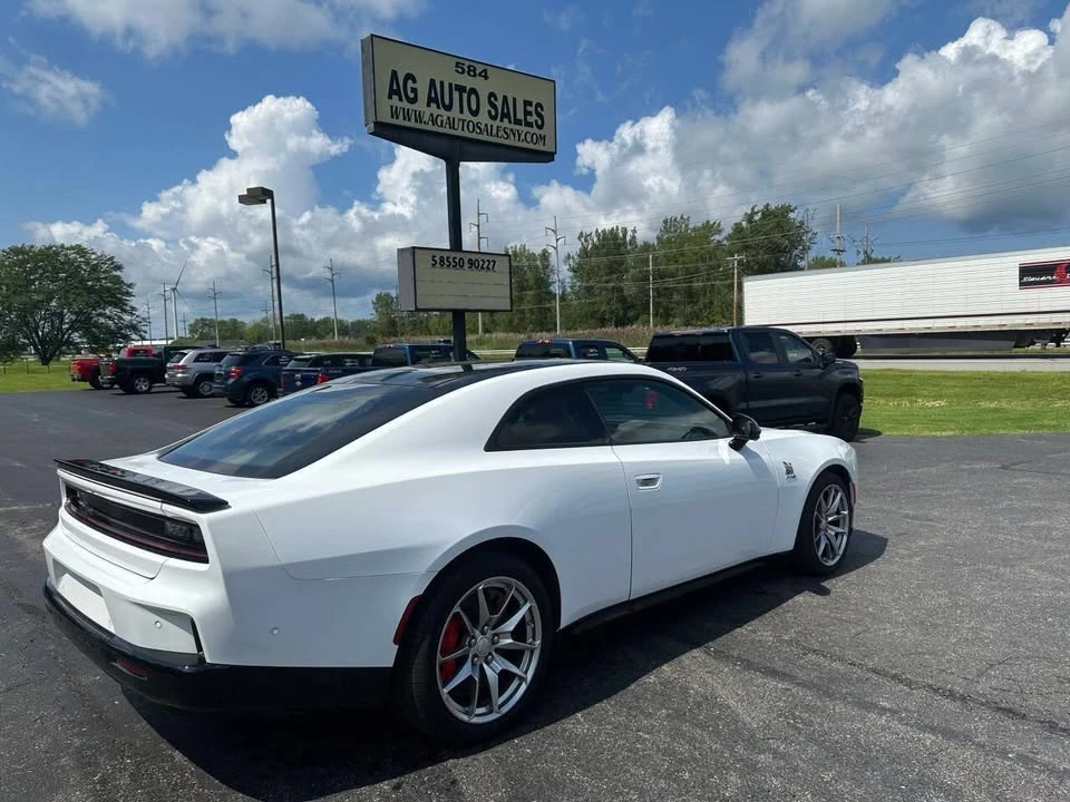 2024 Dodge Charger 8th Gen - Image 4 of 16