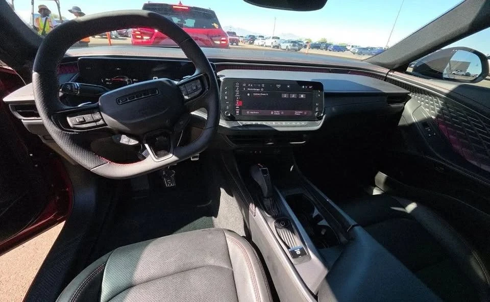 2024 Dodge Charger 8th Gen - Image 15 of 20