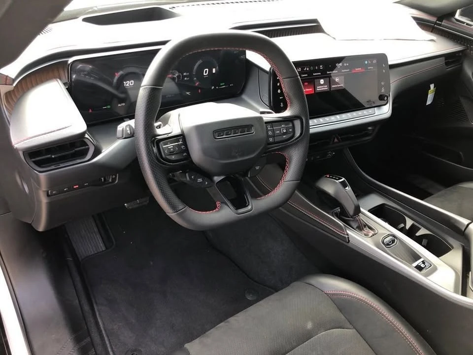 2024 Dodge Charger 8th Gen - Image 15 of 20