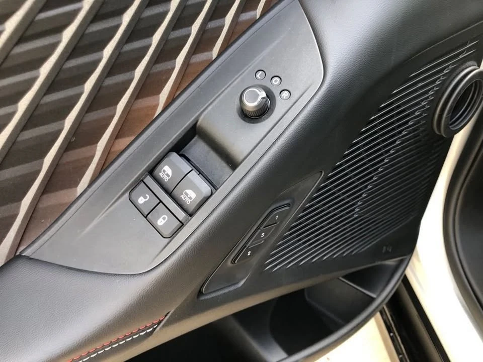 2024 Dodge Charger 8th Gen - Image 12 of 20