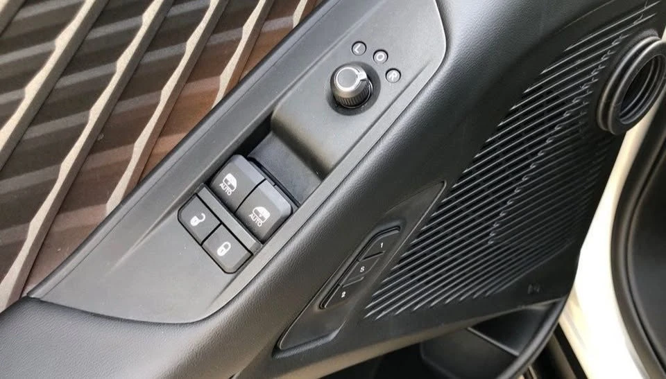 2024 Dodge Charger 8th Gen - Image 12 of 20