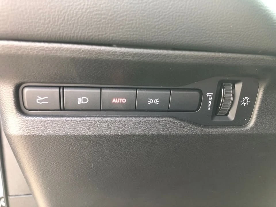 2024 Dodge Charger 8th Gen - Image 13 of 20