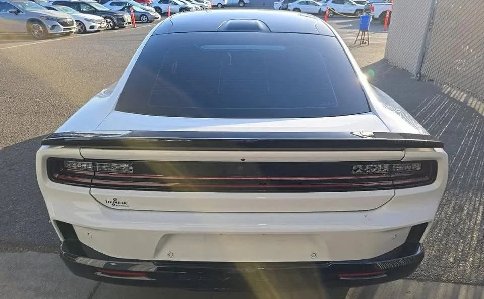 2024 Dodge Charger 8th Gen - Image 4 of 16