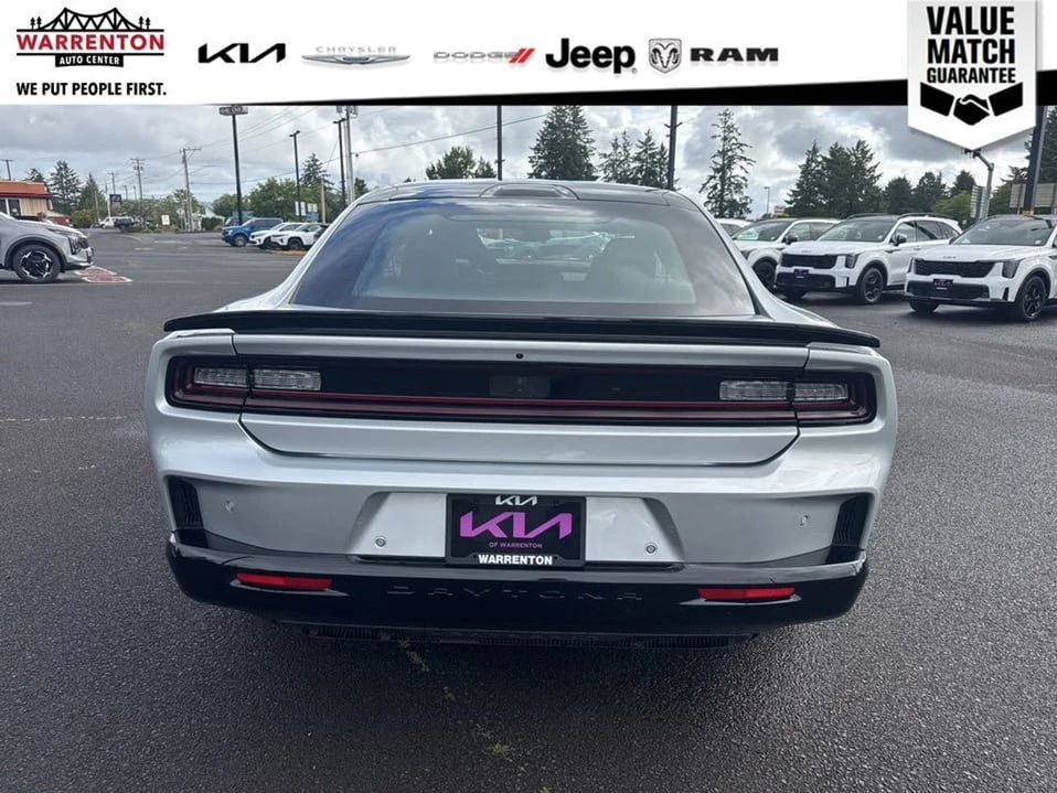 2024 Dodge Charger 8th Gen - Image 7 of 10