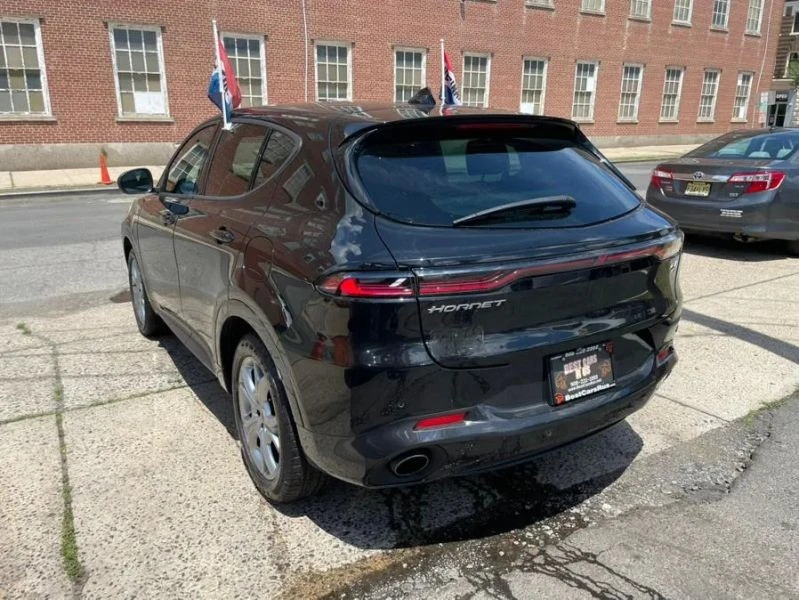 2024 Dodge Hornet - Image 9 of 12