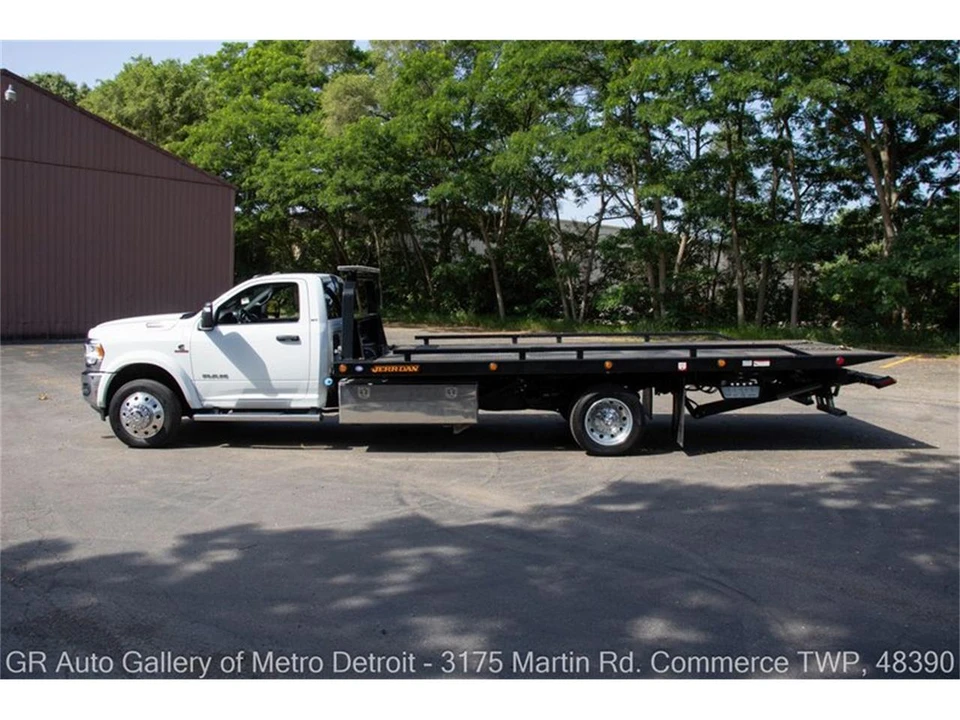 2024 Dodge Ram - Image 3 of 31