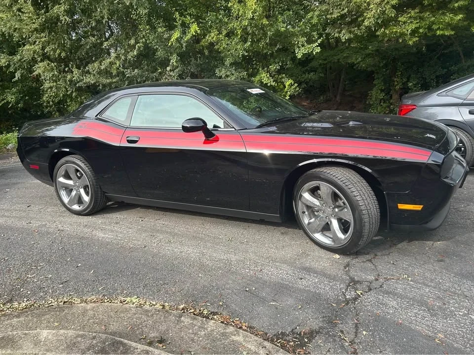 2024 Dodge Challenger - Image 2 of 9