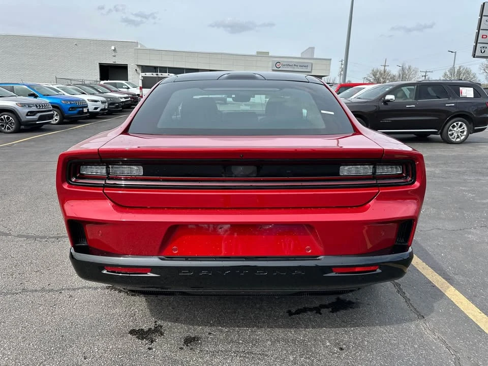 2024 Dodge Charger 8th Gen - Image 7 of 10