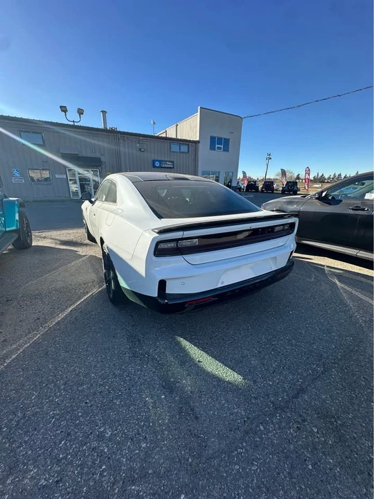 2024 Dodge Charger 8th Gen - Image 10 of 12