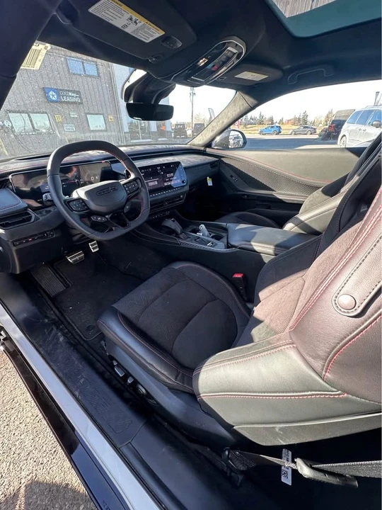 2024 Dodge Charger 8th Gen - Image 5 of 12