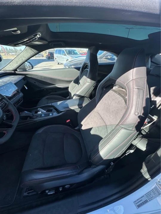 2024 Dodge Charger 8th Gen - Image 8 of 12