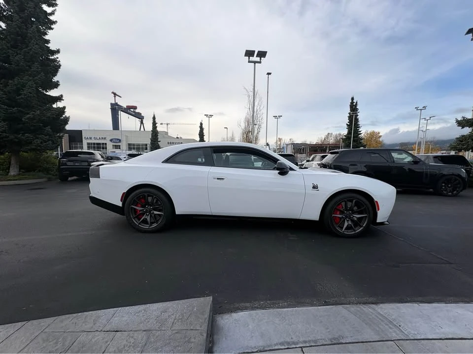 2024 Dodge Charger 8th Gen - Image 4 of 13