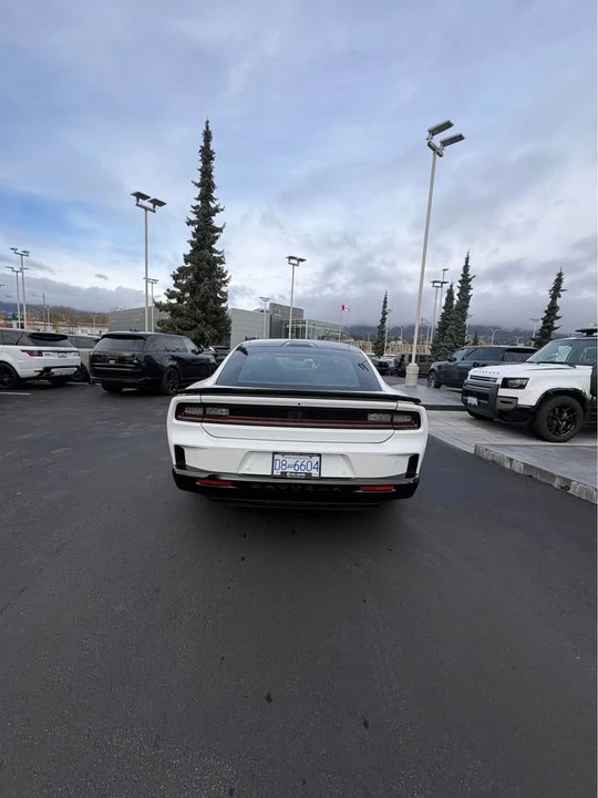 2024 Dodge Charger 8th Gen - Image 6 of 13