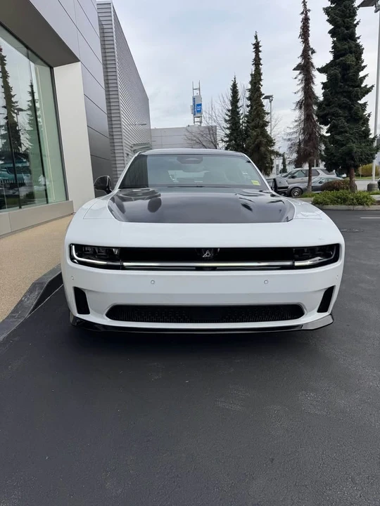 2024 Dodge Charger 8th Gen - Image 10 of 14
