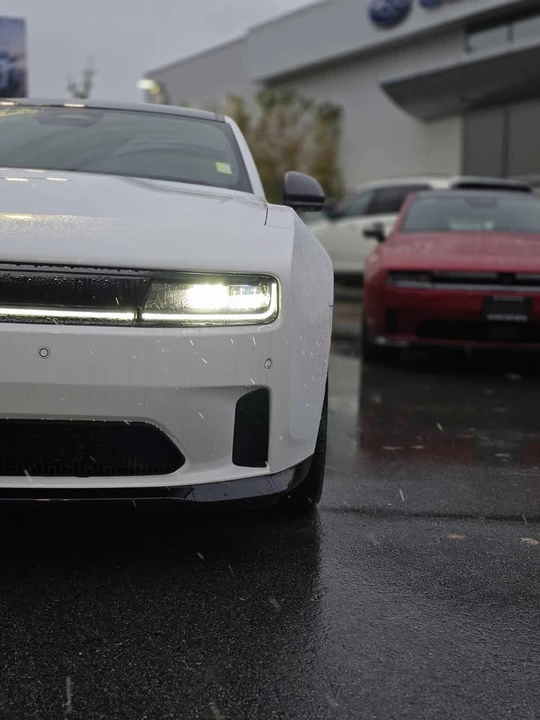 2024 Dodge Charger 8th Gen - Image 2 of 14