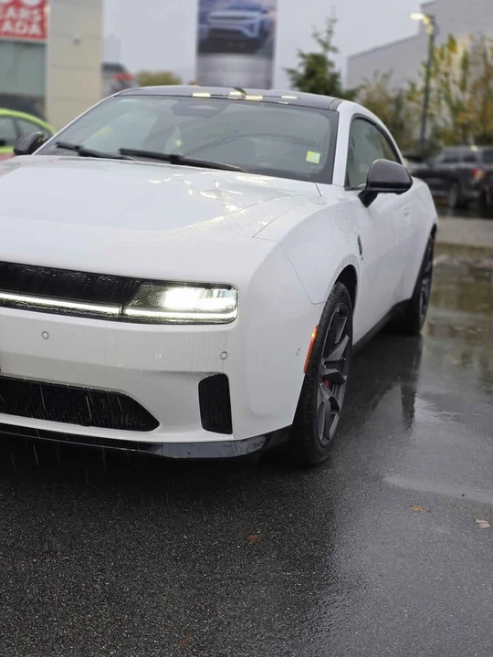 2024 Dodge Charger 8th Gen - Image 4 of 14