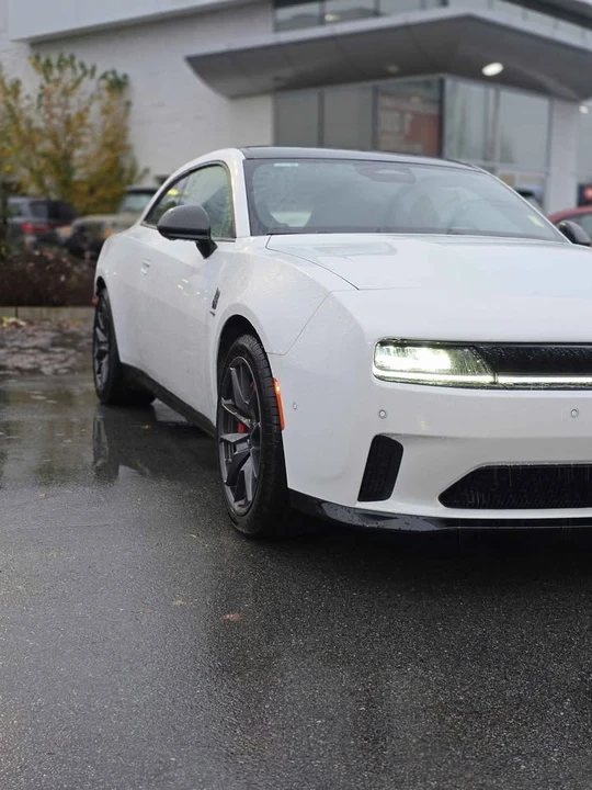 2024 Dodge Charger 8th Gen - Image 3 of 14