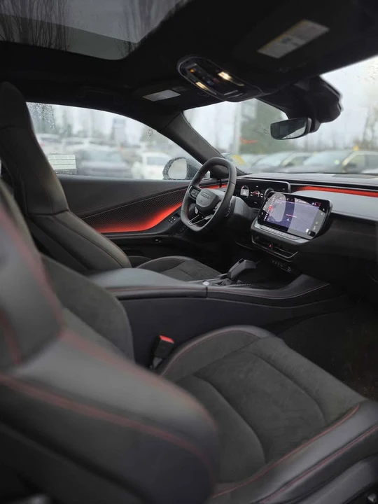2024 Dodge Charger 8th Gen - Image 9 of 14