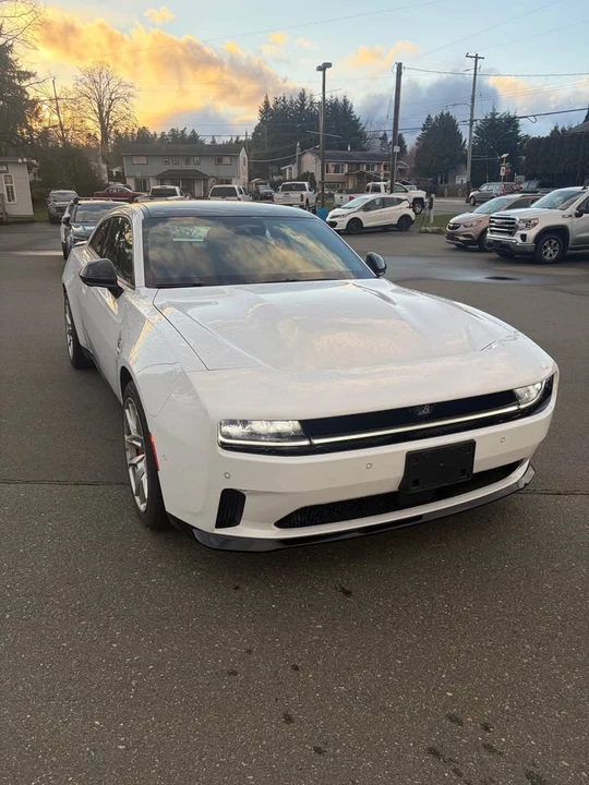 2024 Dodge Charger 8th Gen - Image 2 of 10