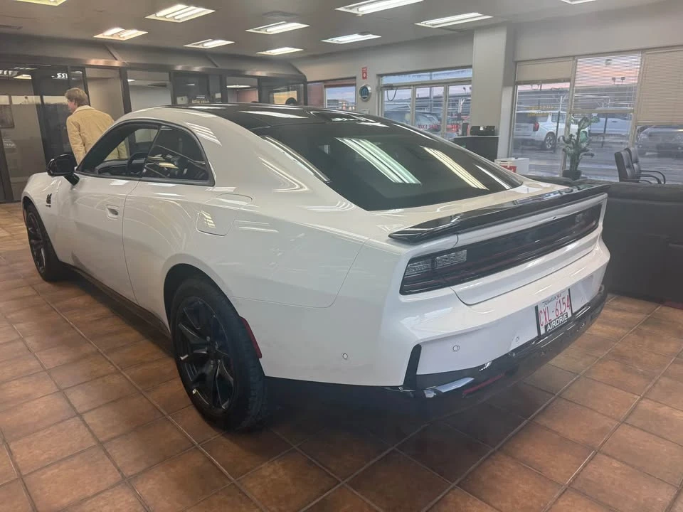2024 Dodge Charger 8th Gen - Image 3 of 14