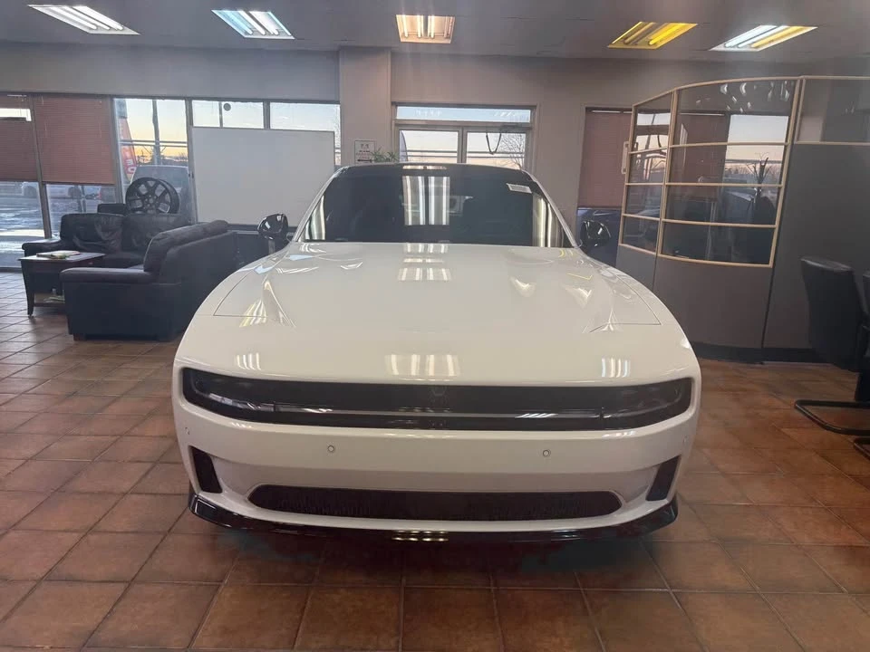 2024 Dodge Charger 8th Gen - Image 11 of 14