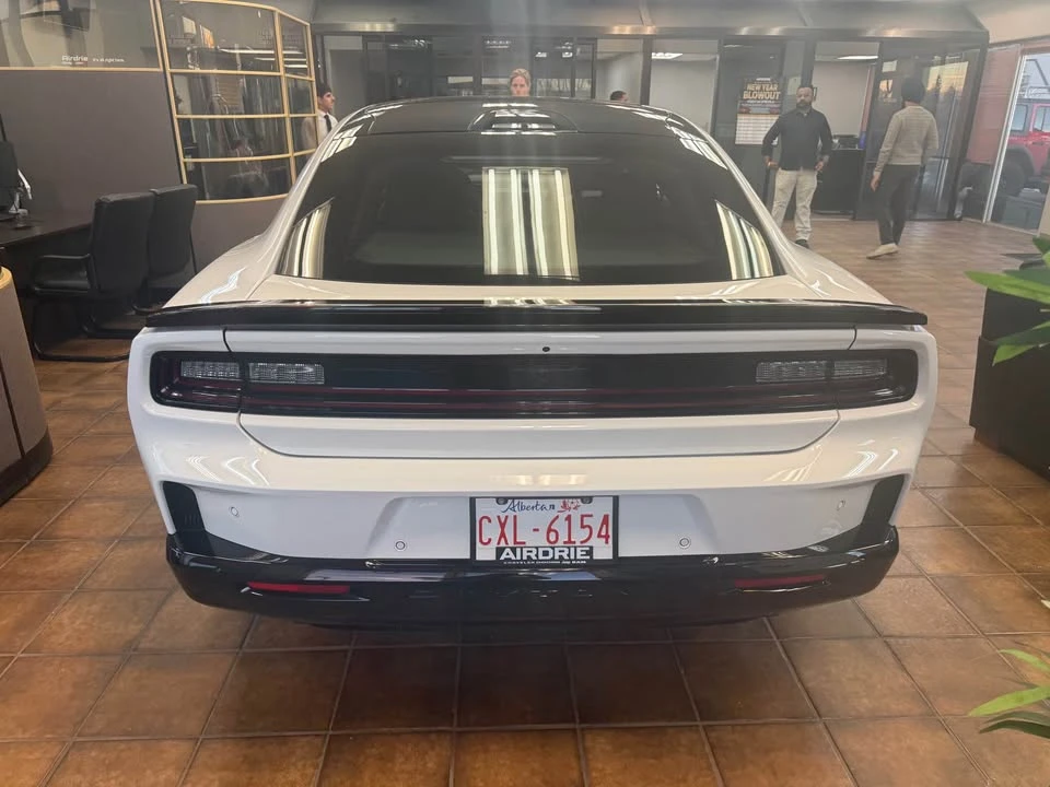 2024 Dodge Charger 8th Gen - Image 4 of 14