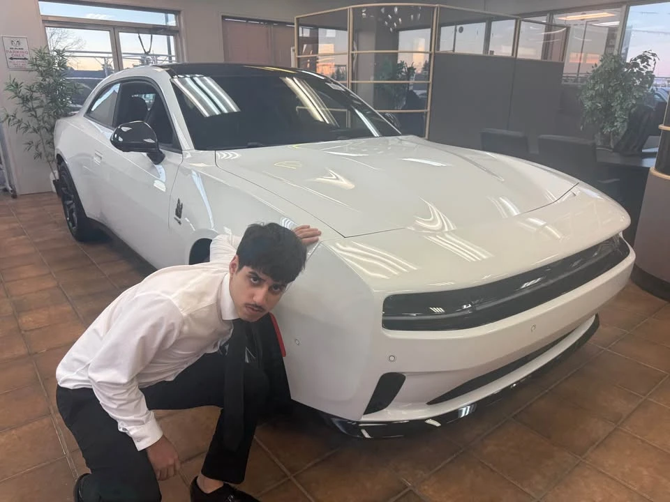 2024 Dodge Charger 8th Gen - Image 8 of 14