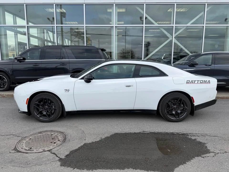 2024 Dodge Charger 8th Gen - Image 3 of 10
