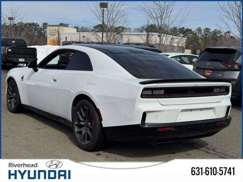 2024 Dodge Charger 8th Gen - Image 3 of 10