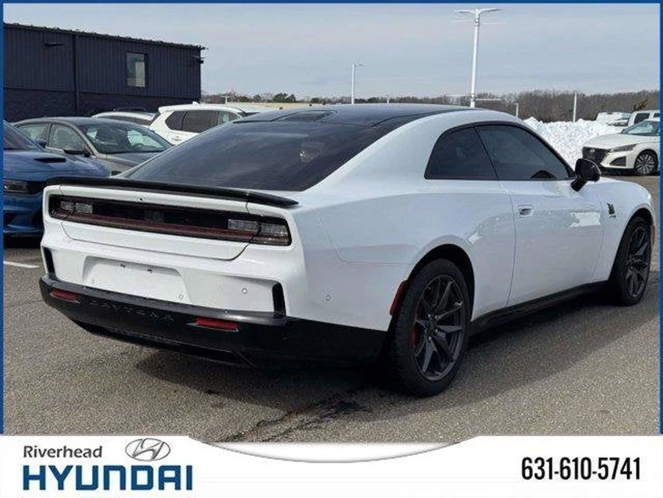 2024 Dodge Charger 8th Gen - Image 4 of 10