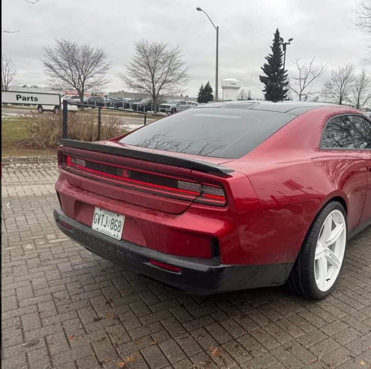 2024 Dodge Charger 8th Gen - Image 4 of 12