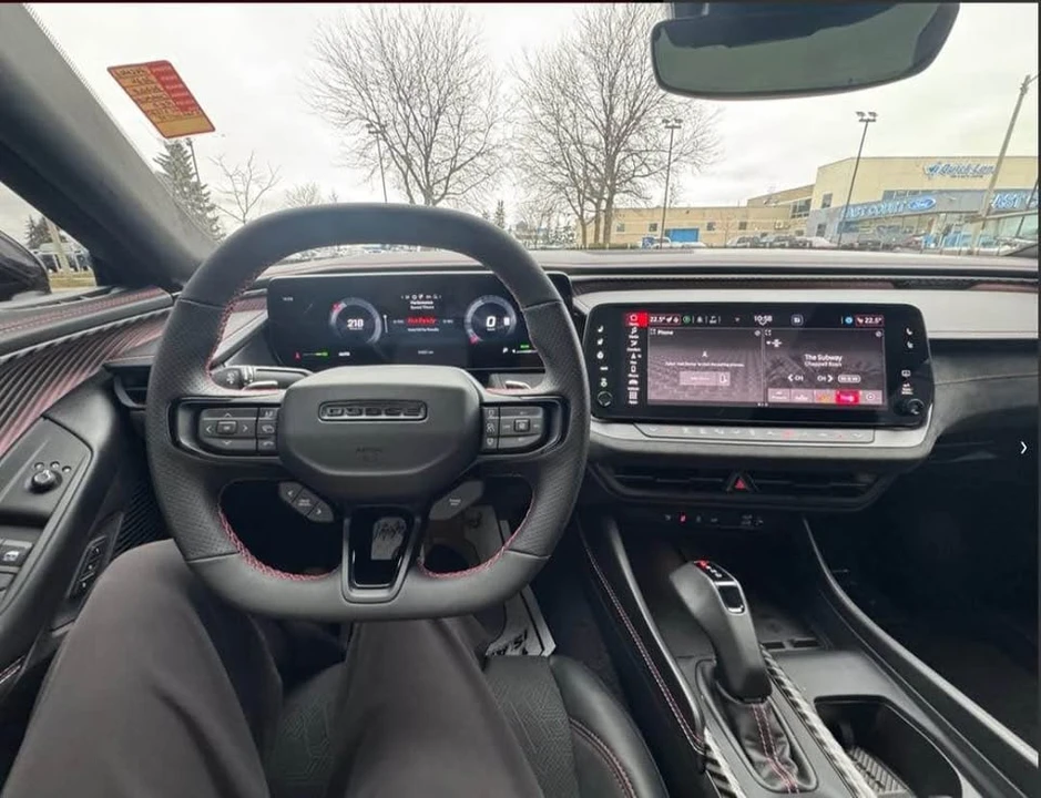 2024 Dodge Charger 8th Gen - Image 10 of 12
