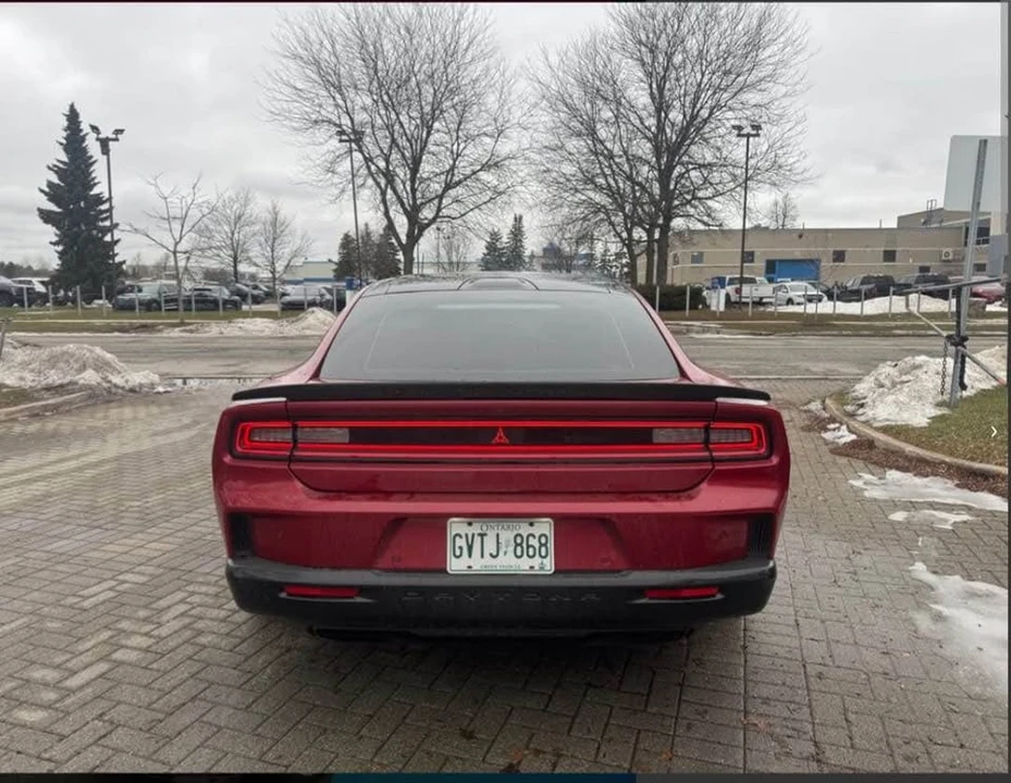 2024 Dodge Charger 8th Gen - Image 5 of 12
