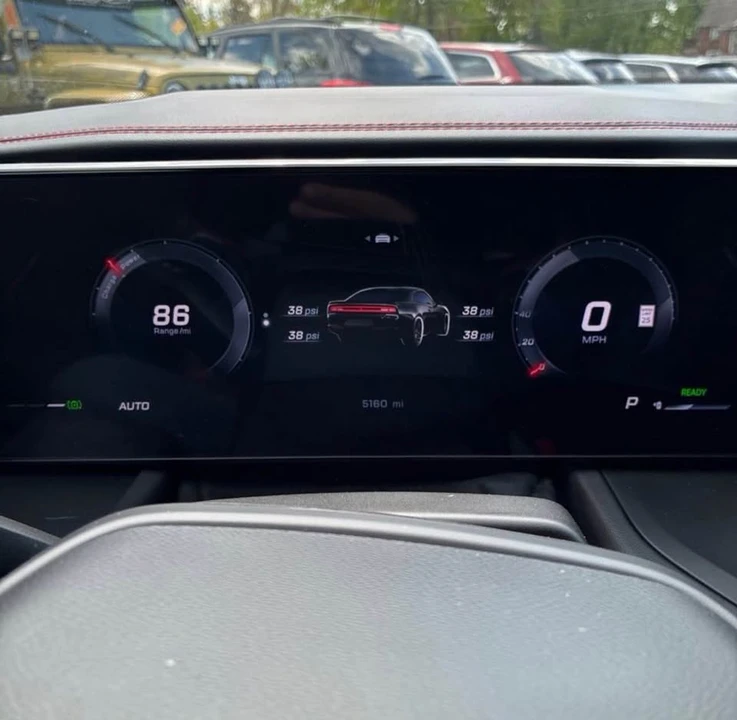 2024 Dodge Charger 8th Gen - Image 16 of 19