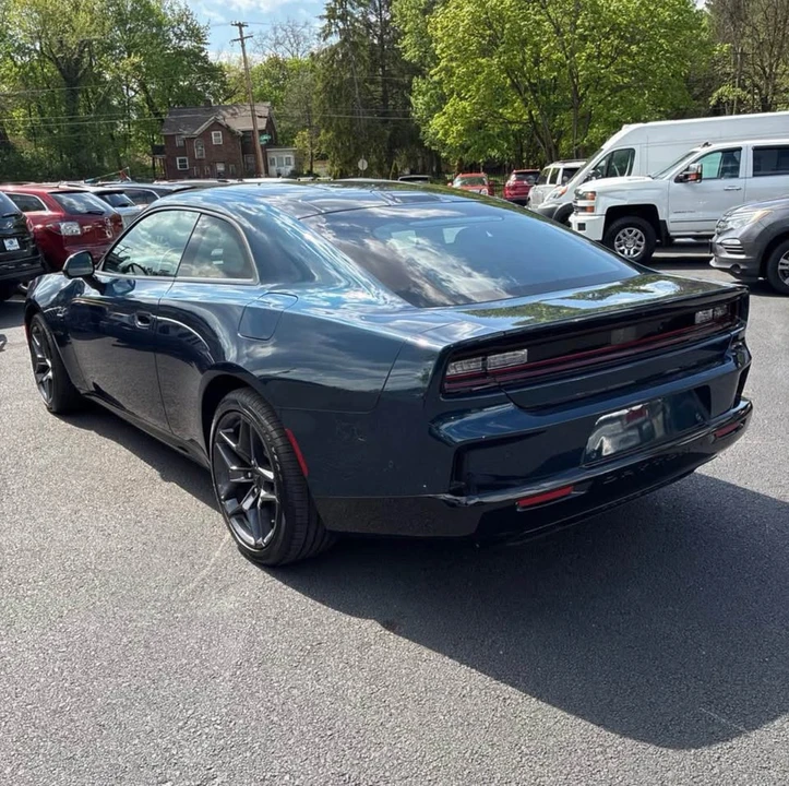 2024 Dodge Charger 8th Gen - Image 5 of 19
