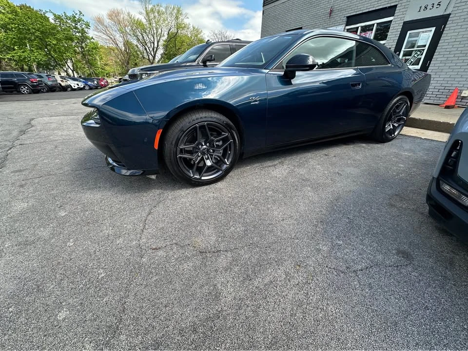 2024 Dodge Charger 8th Gen - Image 8 of 19