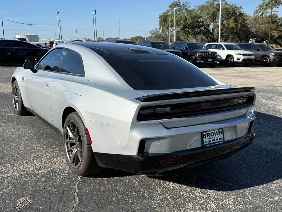2024 Dodge Charger 8th Gen - Image 3 of 16