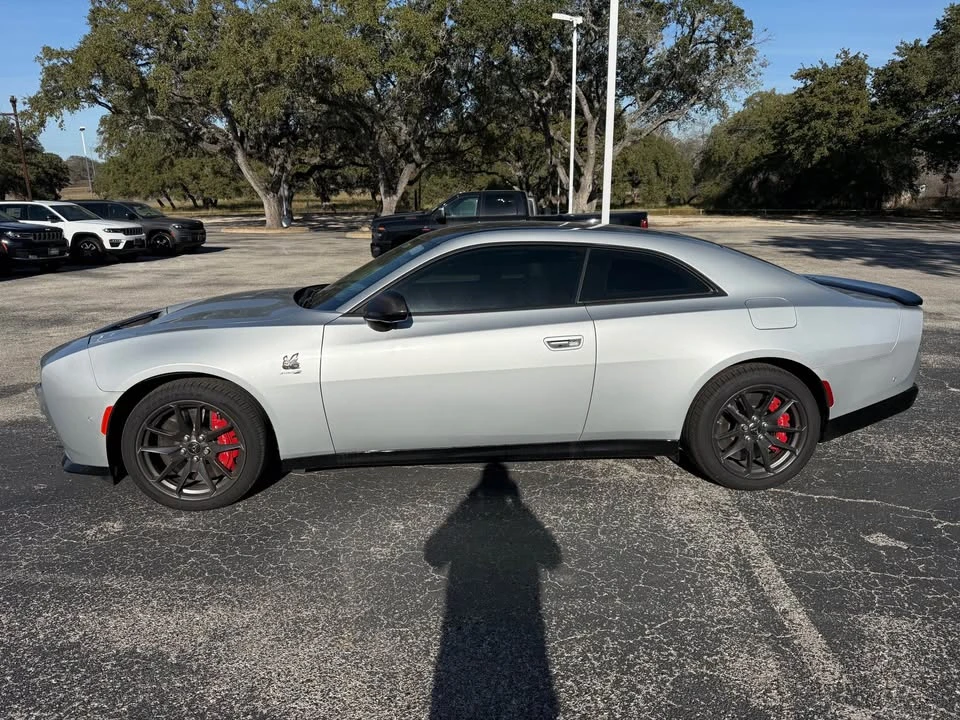 2024 Dodge Charger 8th Gen - Image 2 of 16