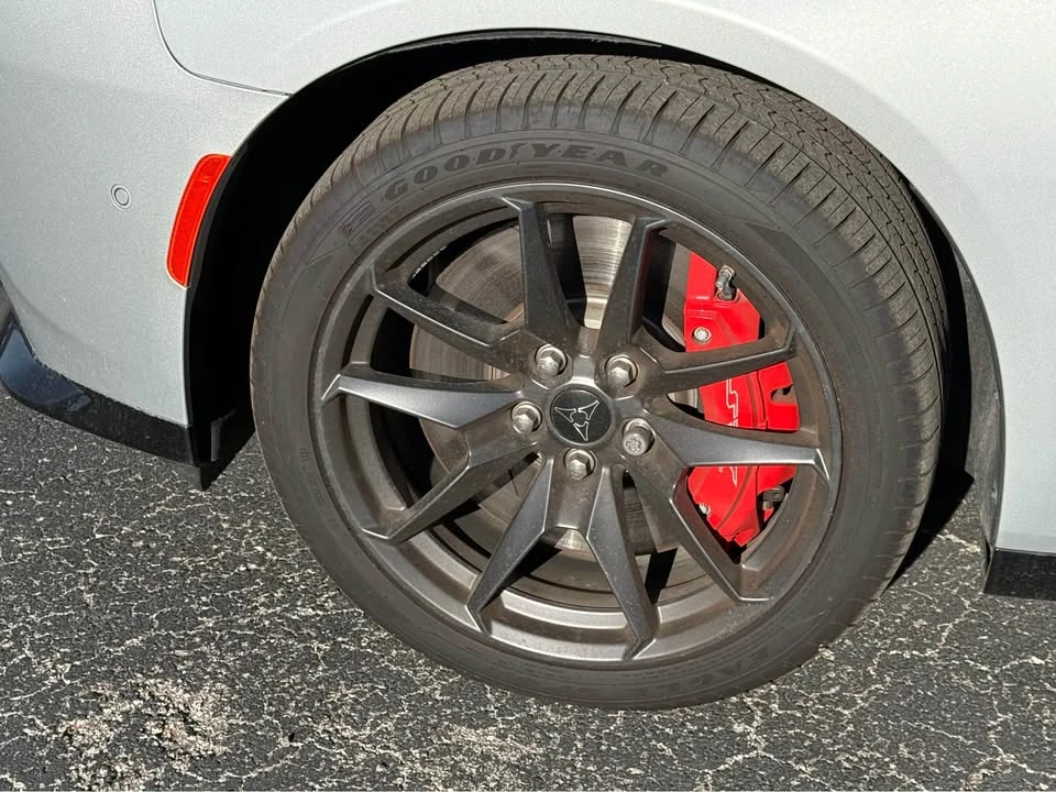 2024 Dodge Charger 8th Gen - Image 9 of 16