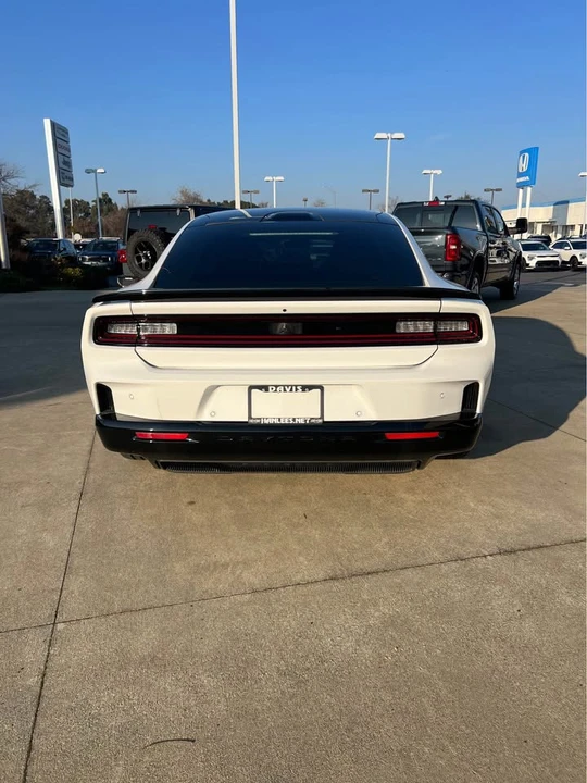 2024 Dodge Charger 7th Gen - Image 4 of 18