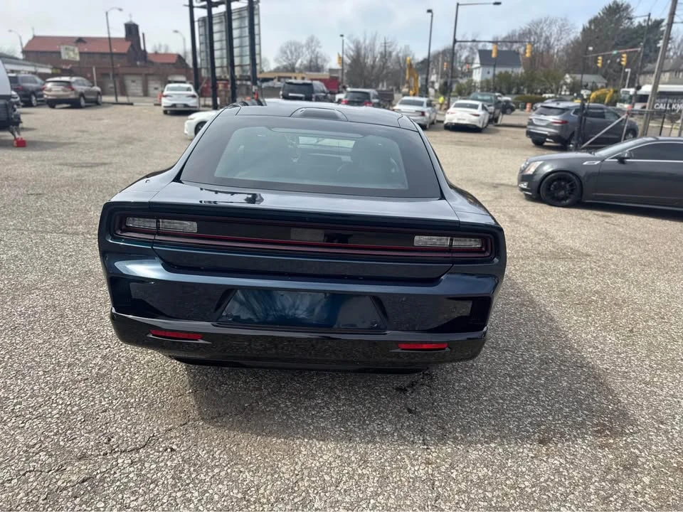2024 Dodge Charger 8th Gen - Image 6 of 10