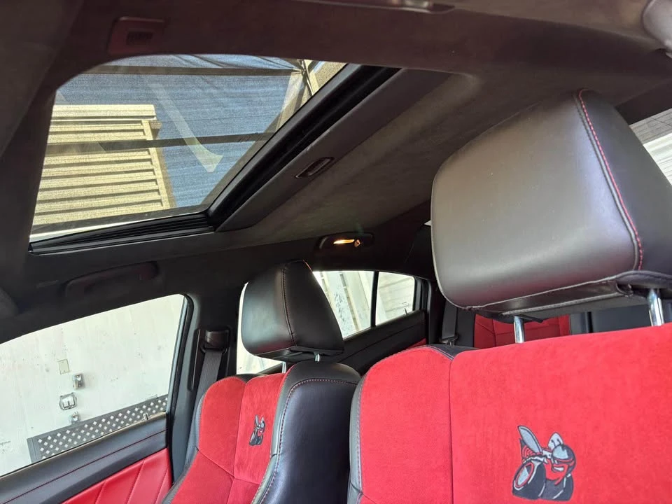 2024 Dodge Charger 8th Gen - Image 7 of 10