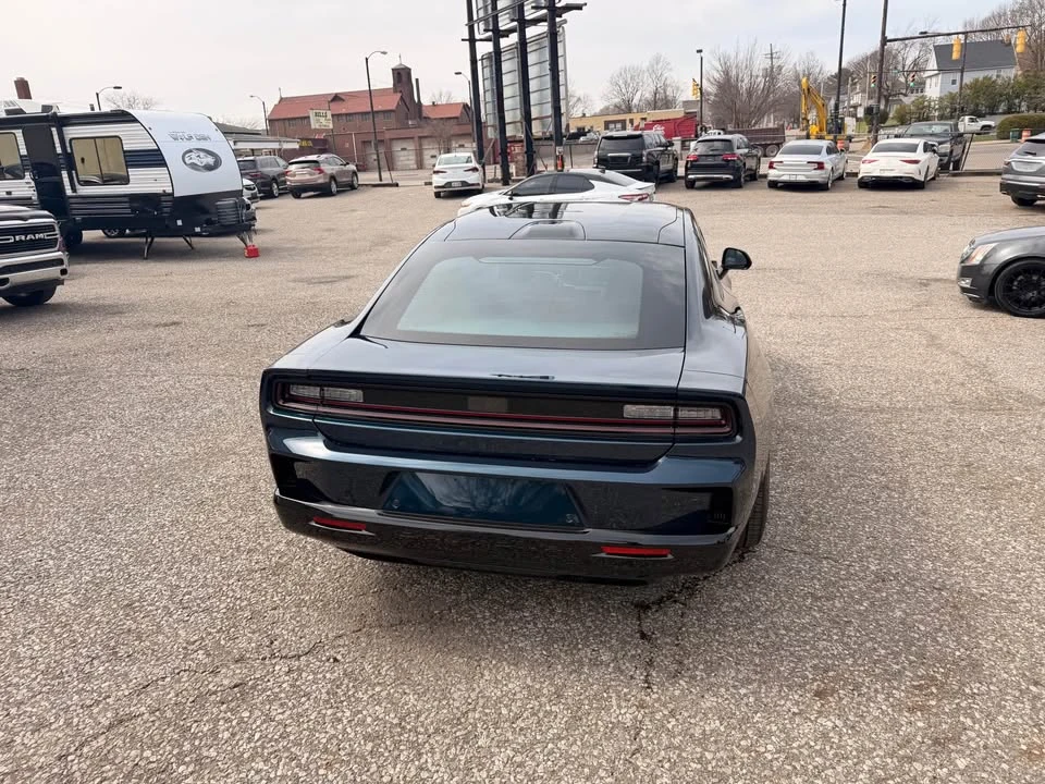 2024 Dodge Charger 8th Gen - Image 6 of 10