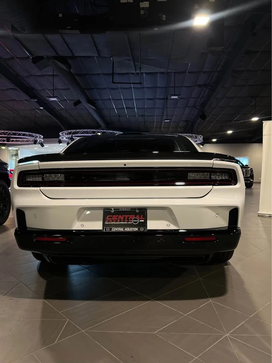 2024 Dodge Charger 8th Gen - Image 4 of 11