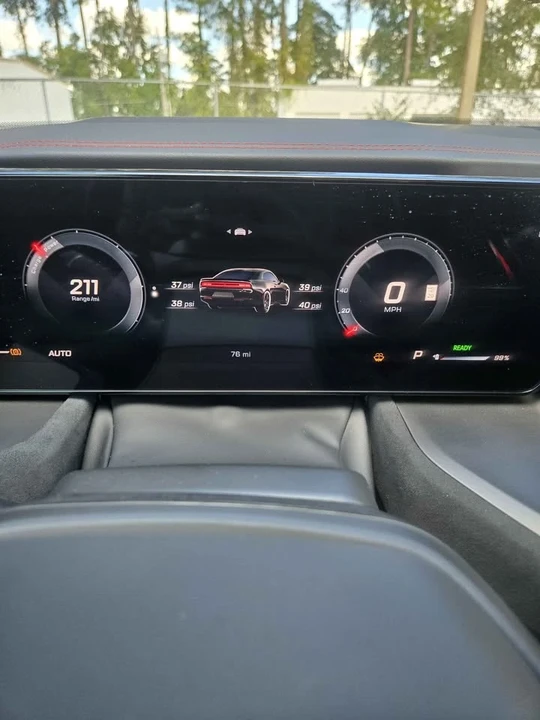 2024 Dodge Charger 8th Gen - Image 16 of 20