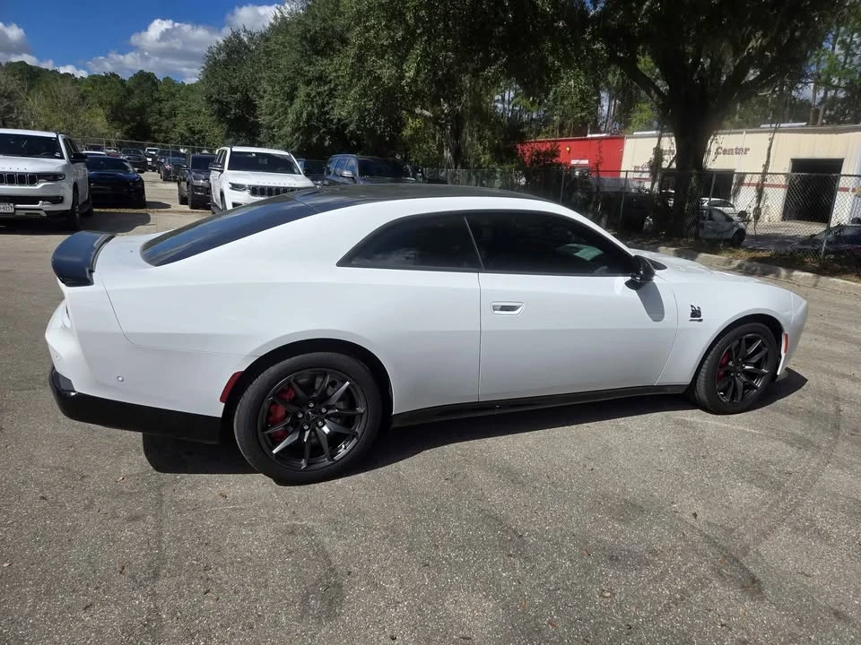 2024 Dodge Charger 8th Gen - Image 5 of 20