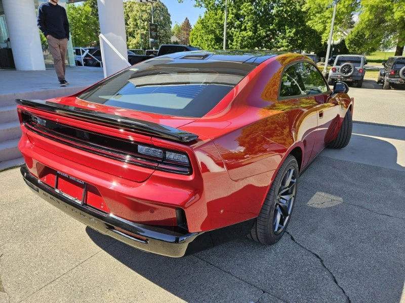 2024 Dodge Charger 8th Gen - Image 7 of 20